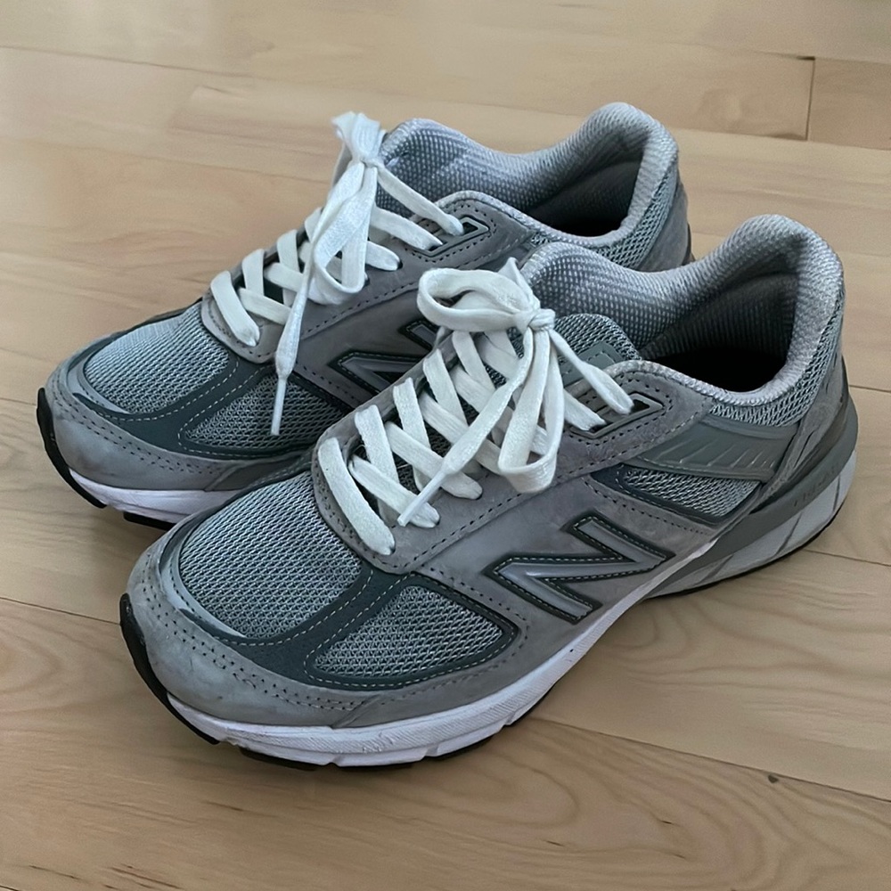 New Balance 990v5